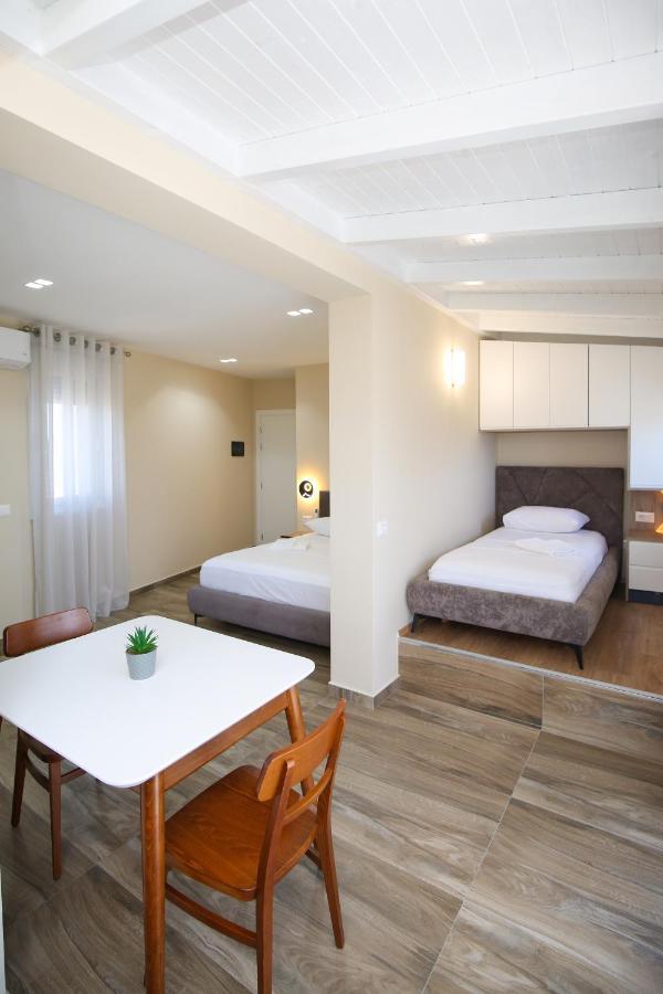 Queen Apartmets Vlorë Exteriör bild