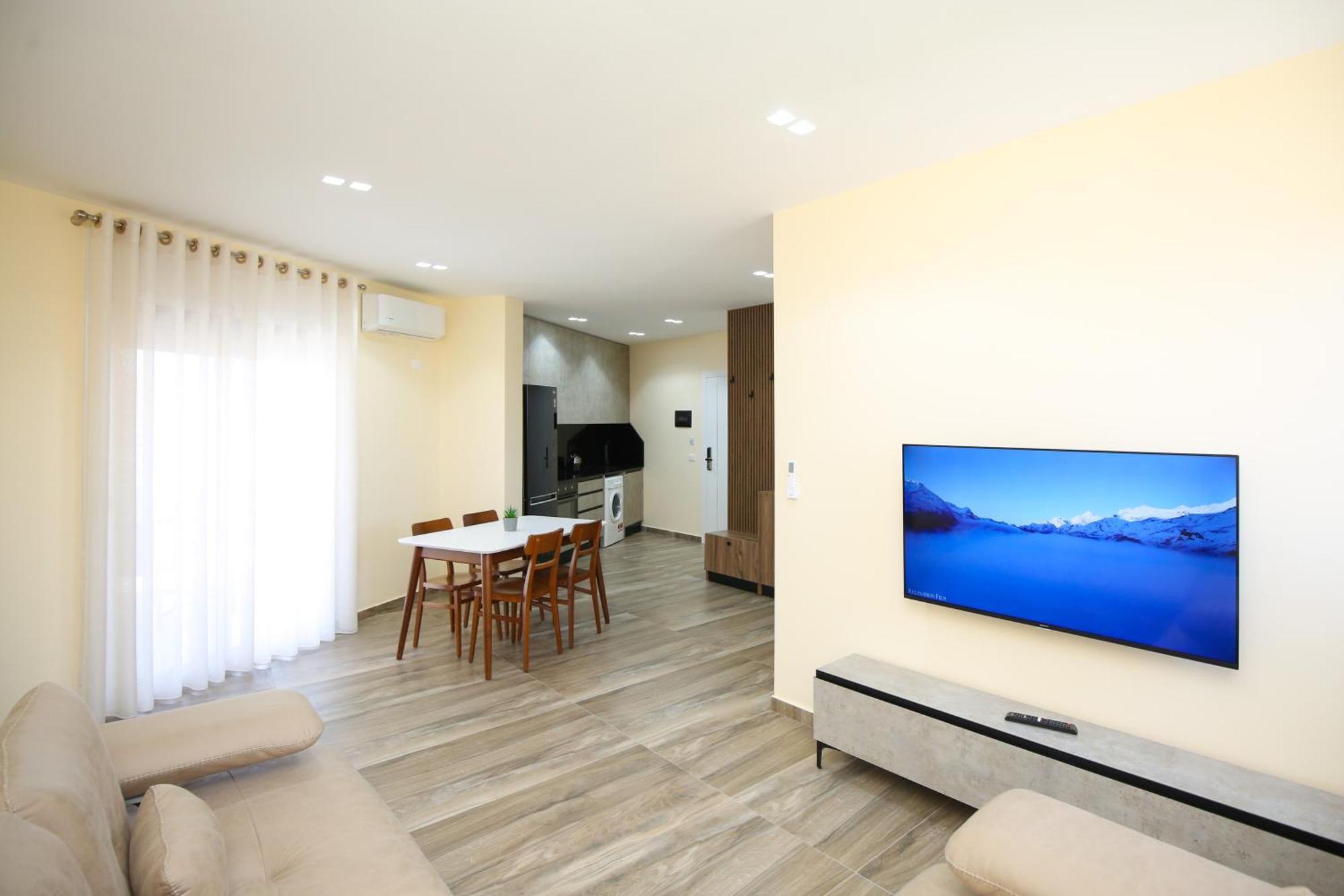Queen Apartmets Vlorë Exteriör bild