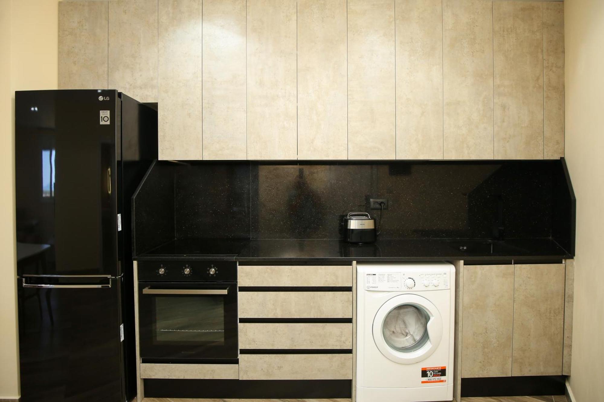 Queen Apartmets Vlorë Exteriör bild