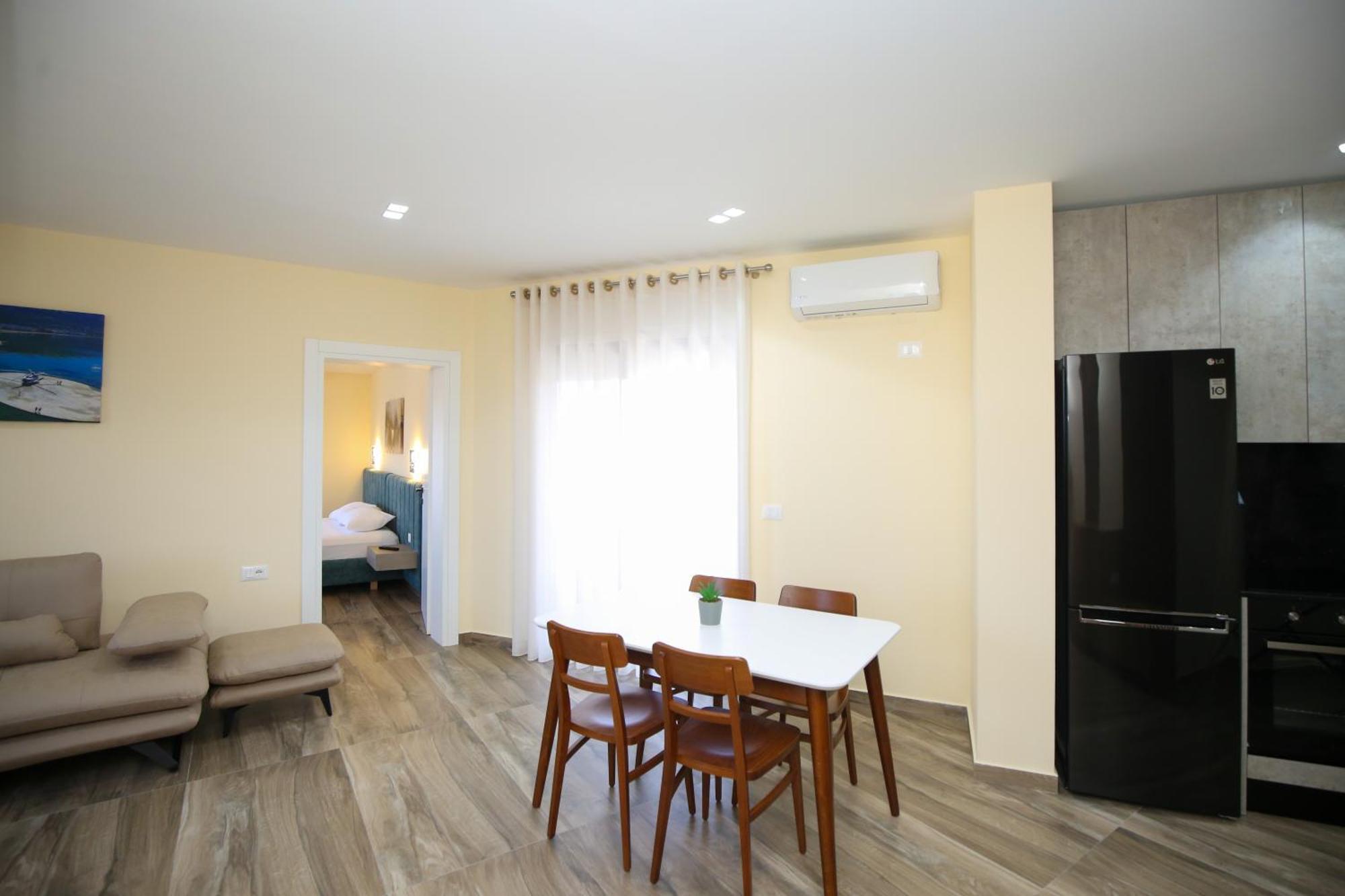 Queen Apartmets Vlorë Exteriör bild