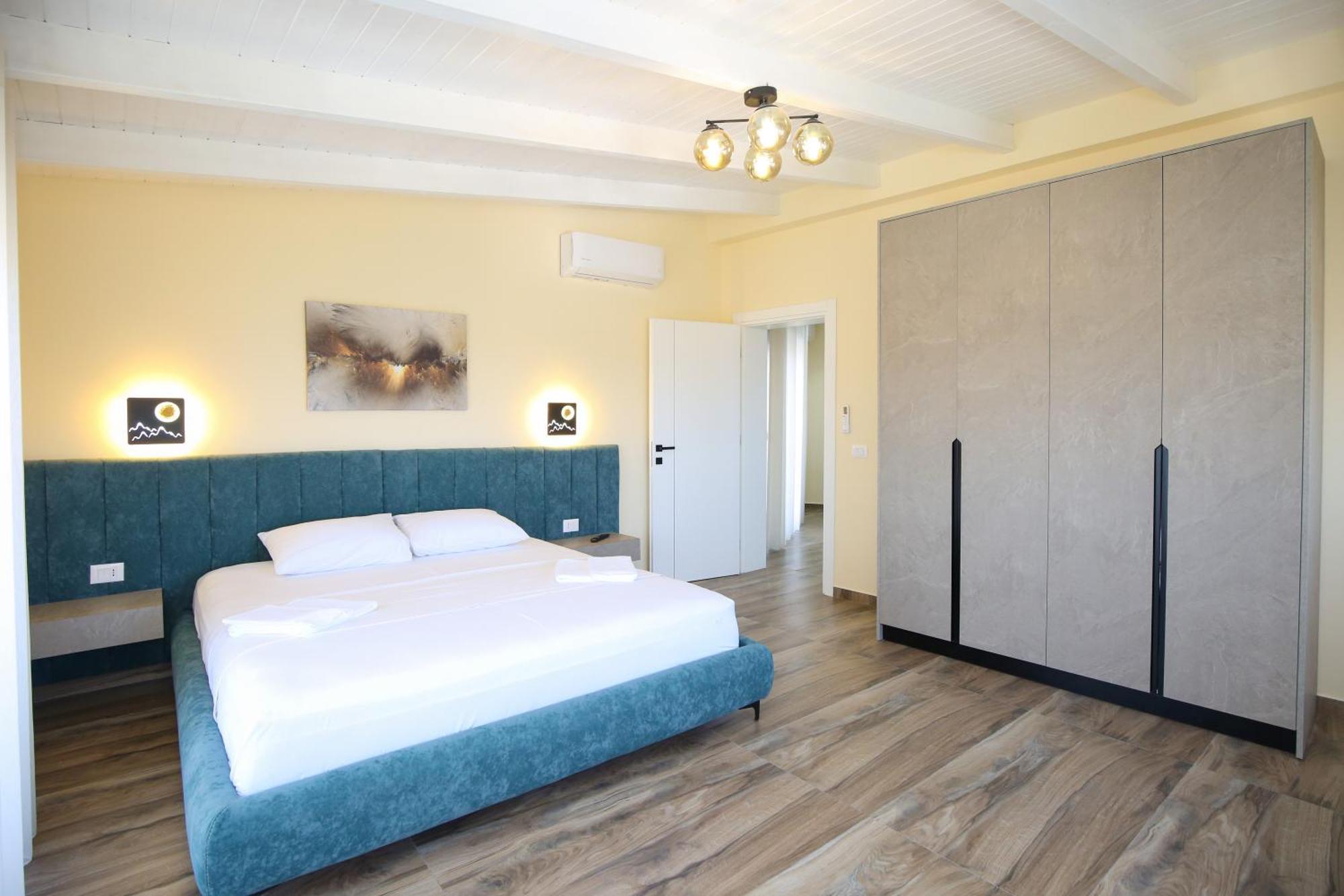 Queen Apartmets Vlorë Exteriör bild