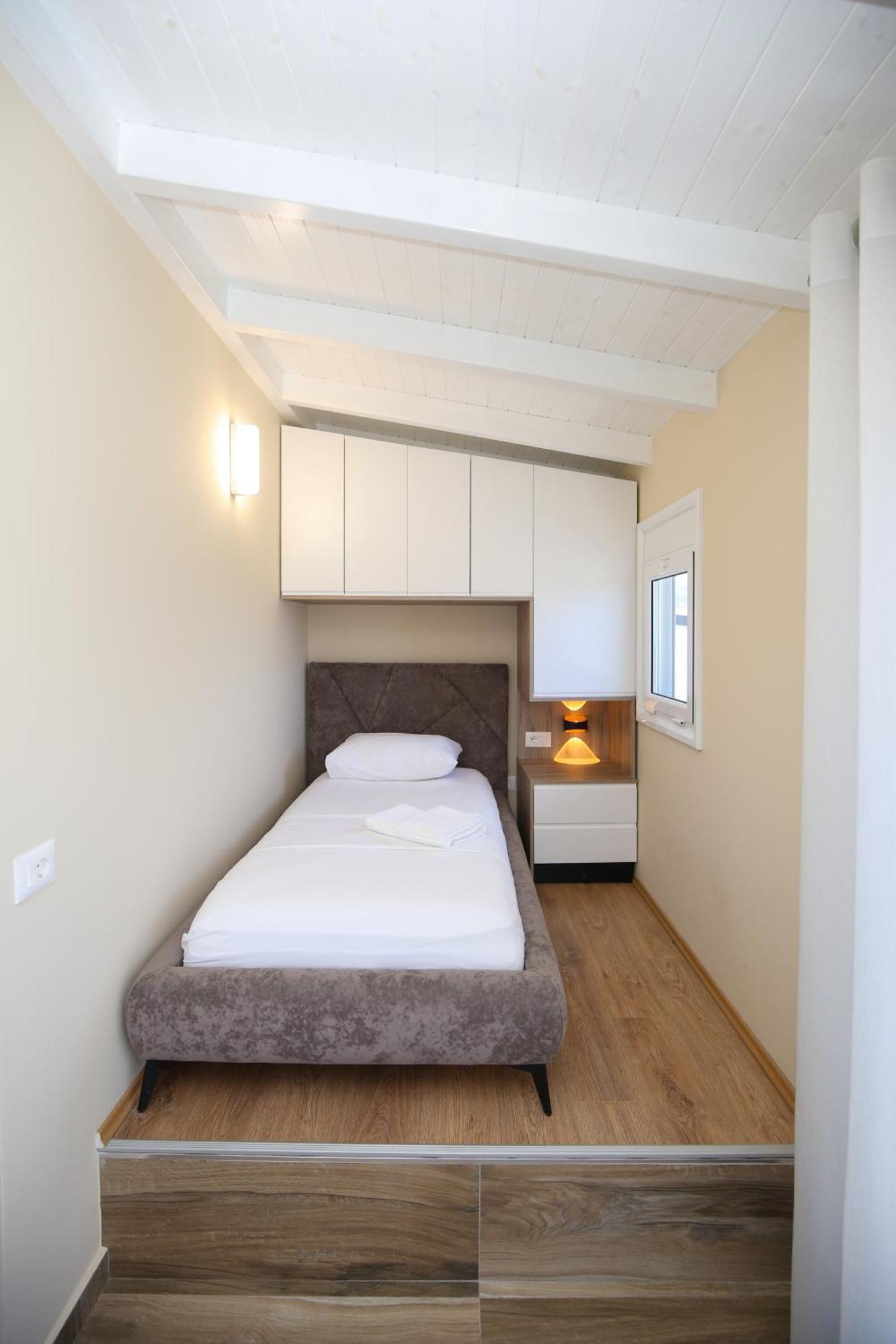 Queen Apartmets Vlorë Rum bild