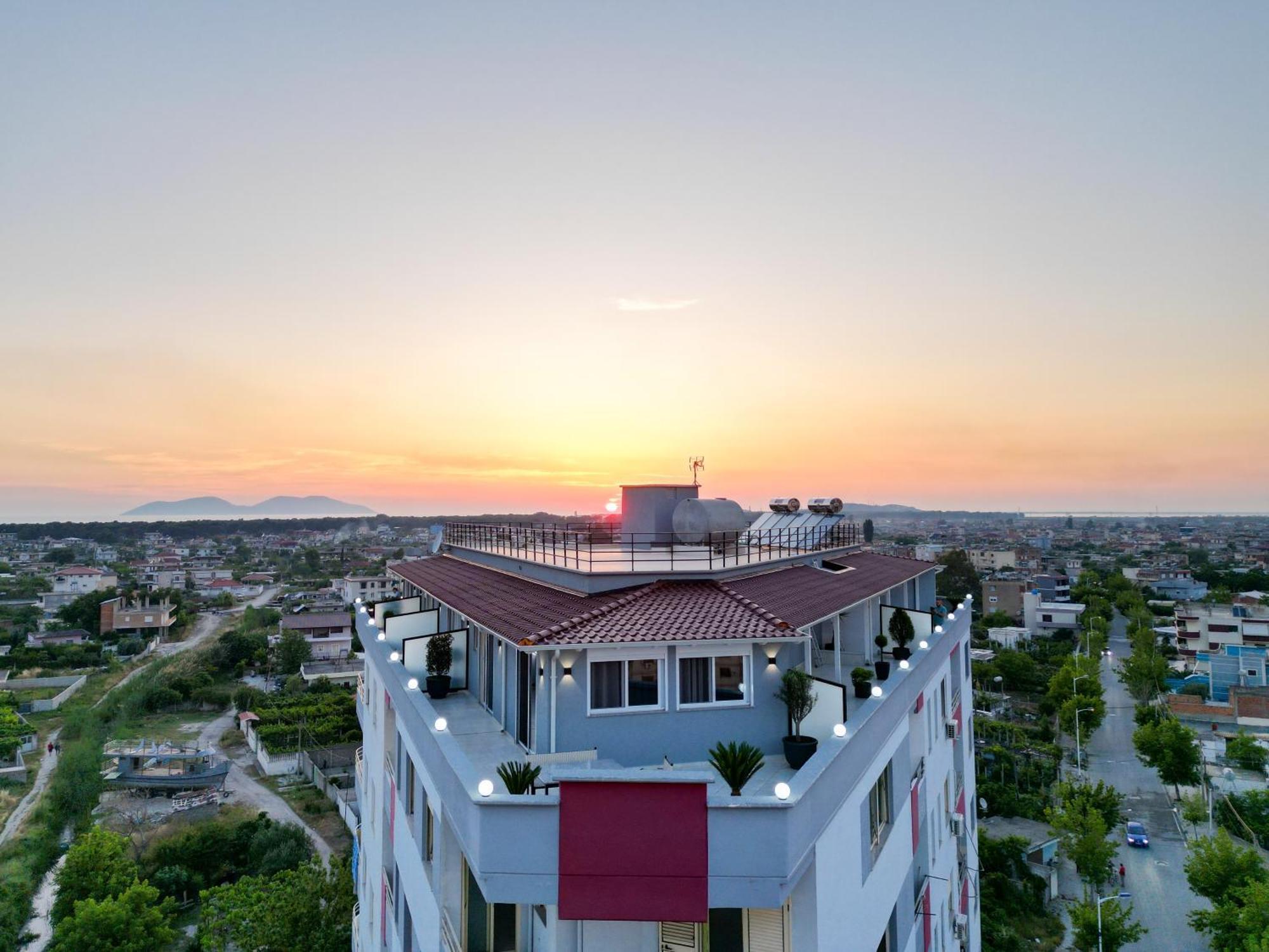 Queen Apartmets Vlorë Rum bild