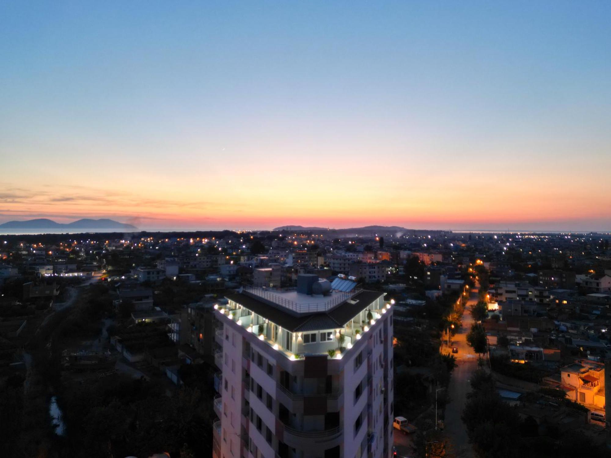 Queen Apartmets Vlorë Rum bild